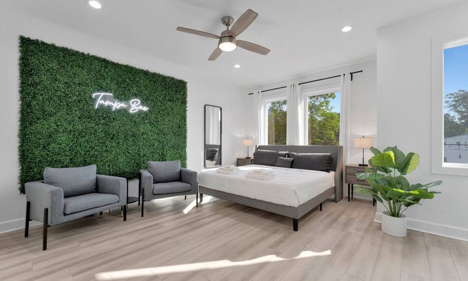 Tampa Heights Haus | Stylish, Bright & Cozy ~ 4 mins to Downtown Tampa, free Parking