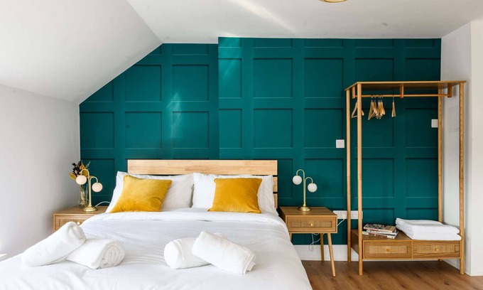 Riverside Wohnung | Stylish en-suite Boutique Apartment 8min to centre for 4