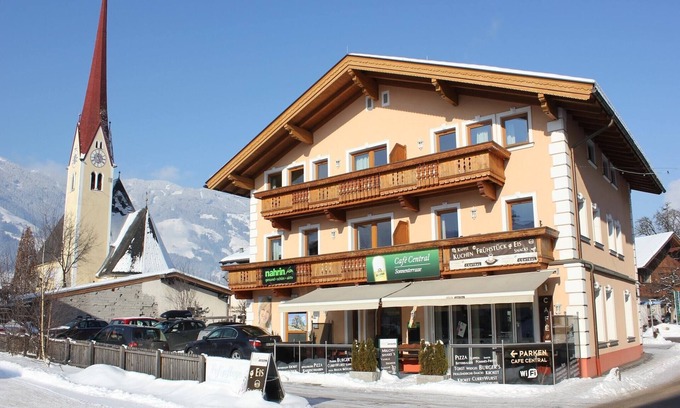 Uderns Wohnung | Stilvolles Appartement in Uderns mit Balkon