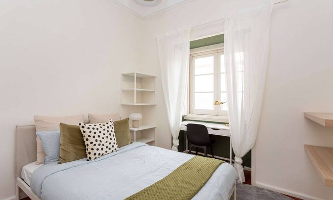 Alto do Pina Wohnung | Stylish Peaceful Room | Shared Apartment