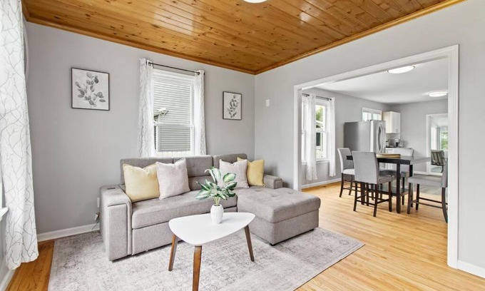 Bristol Haus | Stylish, Relaxing & Comfy 3 BDR Home