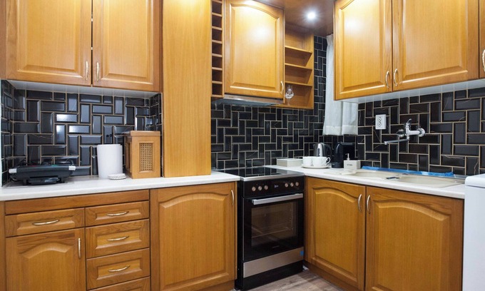 Mousio Wohnung | Stylish Renovated 2 Bd Apt in Exarcheia