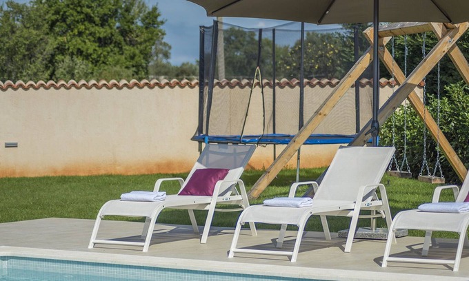 Loborika Kabine | Modernes Ferienhaus, mit privatem Pool, ideal für einen erholsamen Familienurlaub