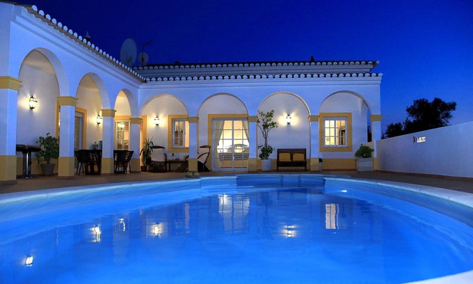 Portimao Villa | Stilvolle Villa mit privatem Pool nur 10 Gehminuten vom Dorf und Strand