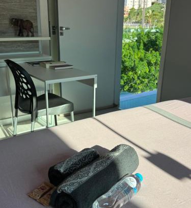 Capoeiras Haus | Suíte Grande com AR, TV e sacada em Florianópolis