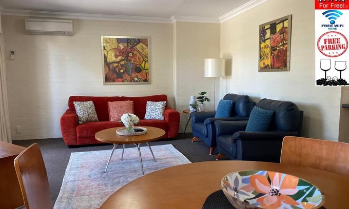 Subiaco Wohnung | SUBI CENTRAL CLOSE CBD HOSPITALS WIFI NETFLIX WINE