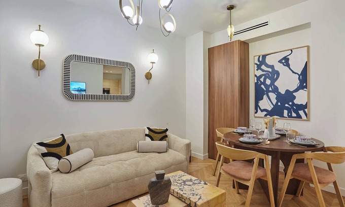 Saint-Vincent-de-Paul Wohnung | Sublime air-conditioned apartment Center of Paris