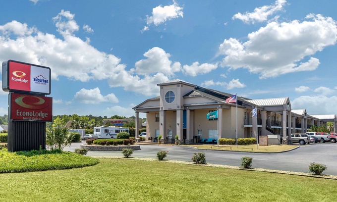 Red Hill Hotel | Suburban Extended Stay Hotel at the University