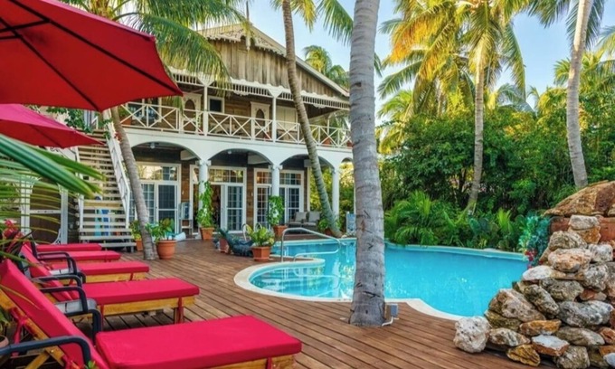 Caye Caulker Haus | Suite 3 pool Side suite