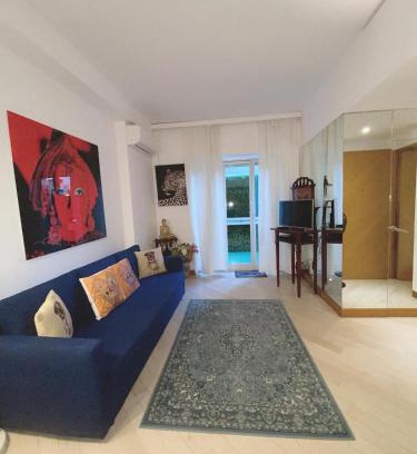 Monte Carlo City Centre Wohnung | Suite Apartment in MC Center, 5min walk to Casino & the Port and 1min from underground train station