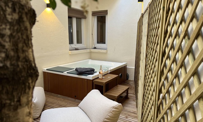 Ternes Wohnung | Suite Luxueuse Avec Jardin Privatif et Jacuzzi