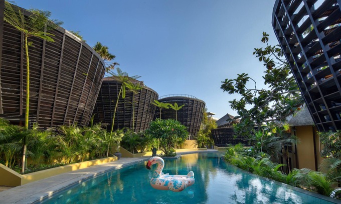 Batu Bolong Resort | Suite Plunge Pool in Canggu