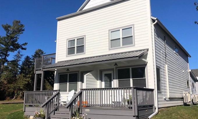 La Pointe Wohnung | Loft mit Kingsize-Bett in der Main Street, in Gehweite zu allen Aktivitäten in der Innenstadt