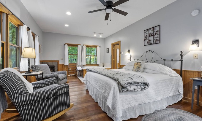 Logan Hütte | Sumac Cottage at The Inn & Spa at Cedar Falls