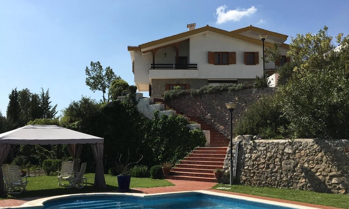 Viznar Villa | Schöne Villa mit privatem Swimmingpool, zum Genießen mit Familie oder Freunden