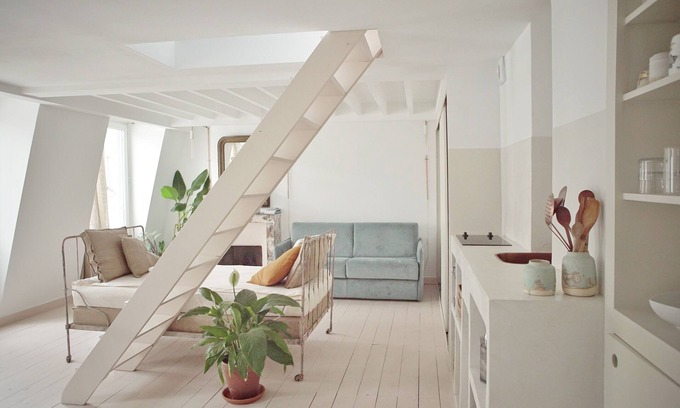 Quartier de la Roquette Wohnung | Sommerlicht: Architektennest zwischen Dächern