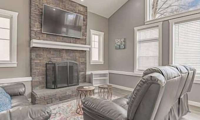 Walker Valley Haus | Summer Retreat 8BR on 6 Acres of Land