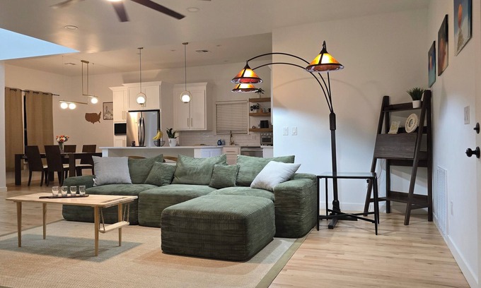 Broken Arrow Haus | Summit Nocturne – Where Nightlife Meets Retreat