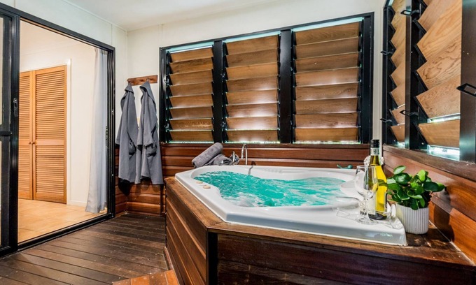 Agnes Water Villa | Sunbird Garden 1 - private villa with spa & small pet permitted inside