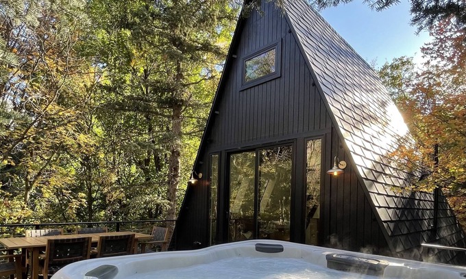 Sundance Kabine | Sundance A-Frame 5 Min Walk to Resort & XL Hot Tub