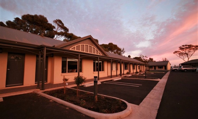 Whyalla Norrie Hotel | Sundowner Motel Hotel