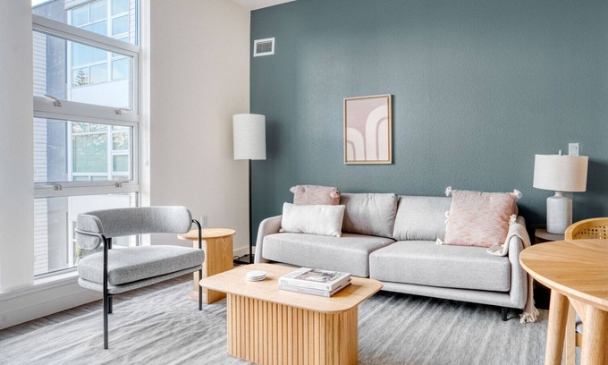 Southwest Berkeley Wohnung | Sunlit Berkeley 1BR w/ Gym, Roof & W/D, nr Amtrak, by Blueground