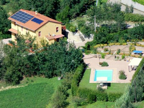 Massarella Haus | Sunlit home with pool