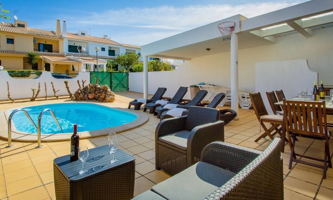 Urbanizacao dos Calicos Haus | Sunny 2BDR House W/ Private Pool by LovelyStay
