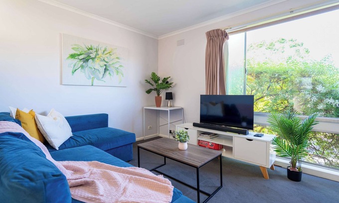 Highton Wohnung | Sunny 2BR Home in Highton – Easy Geelong Access