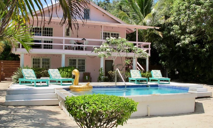 Surfside Haus | Sunny Bungalow, 3 Bedroom-Beachfront-Private Pool