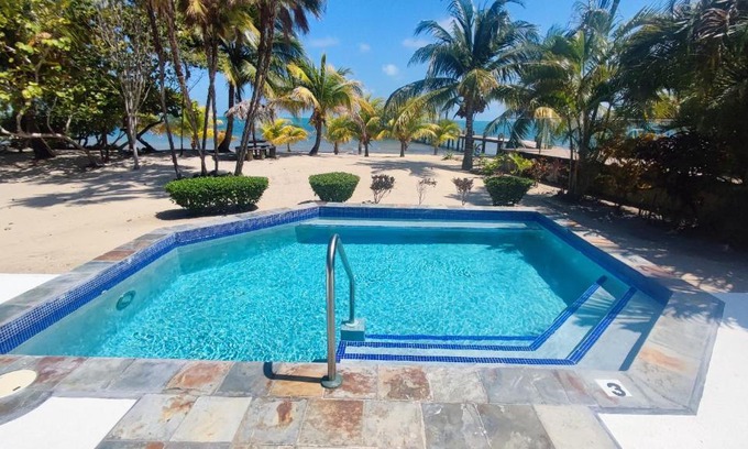 Surfside Haus | Sunny Bungalow 2B