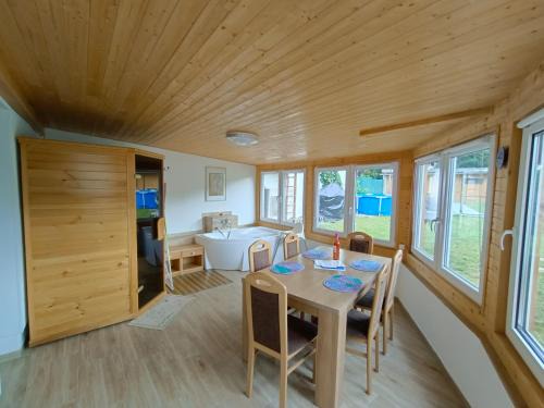 Netolice Haus | Sunny House