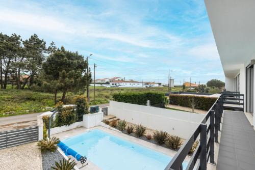 Magoito Wohnung | Sunny Paradise W/Pool by LovelyStay