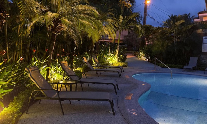 Barrio Los Villalobos Eigentumswohnung | Sunny Retreat: Spacious 3BR/2.5BA Condo Steps from Jaco Beach Bliss