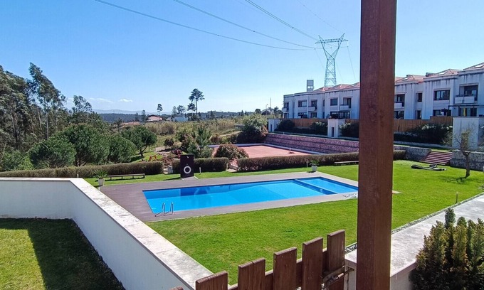 Leiria Eigentumswohnung | Sunny Spacious Condo w/Private Garden+pool Fully Equipped and Surnished