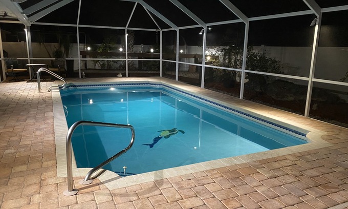 South Venice Haus | Sunny Venice villa w/ heated pool and lanai, kayaks, close to beach and downtown