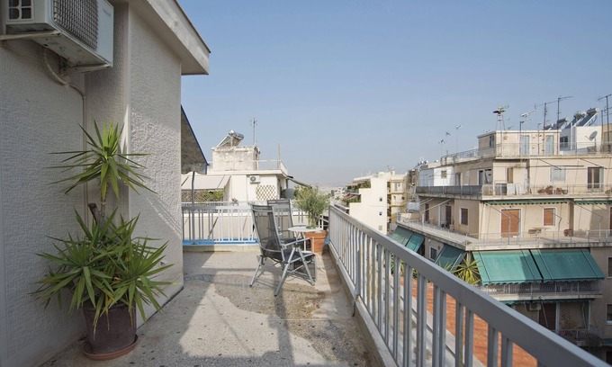 Filopappou Wohnung | Sunny View in Koukaki