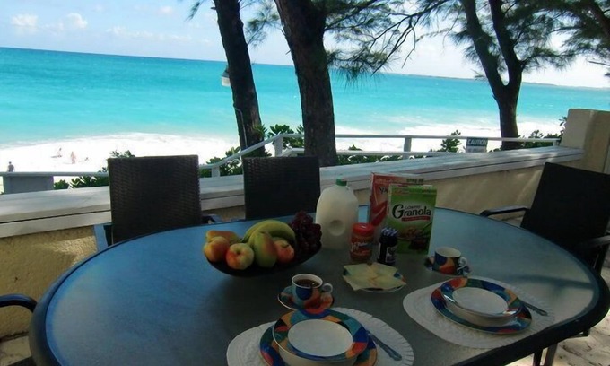 Paradise Island Eigentumswohnung | Sunrise Beach Club # 1, Pool, BBQ Grill, Liegestühle. Direkt am Strand!