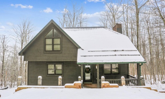 Canaan Valley Haus | Sunrise Dacha: 3 BR, 2.5 BA House in Canaan Valley, Sleeps 10
