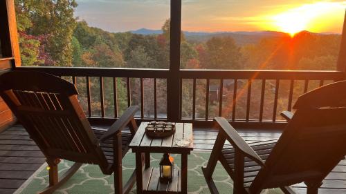 My Mountain Haus | Sunrise on the Ridge - North GA Mountain Views