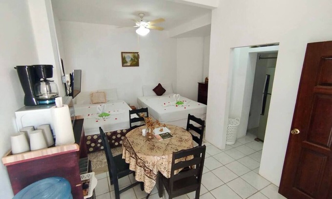 Belize City Wohnung | Sunrise Sea View 2-bed Studio w Pool & Deck, 1stFl
