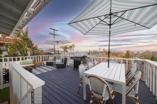 Point Loma Heights Haus | Sunset Balcony Views 1 Mile to Beach 7 Beds