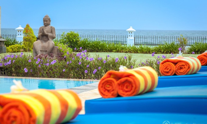 Banjartegehe Villa | "Sonnenuntergang" direkt am Strand Dreamvilla Lovina mit Pool