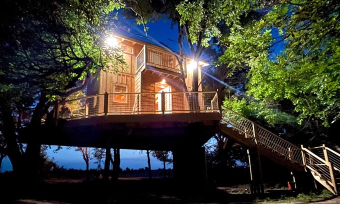 Greenwich Haus | Sunset Reset TreeLodge