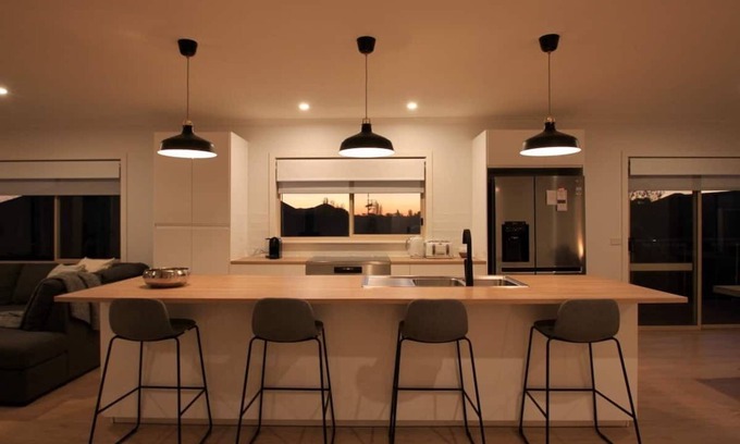 Mansfield Haus | Sunset's on Somerset | Stroll to town through the park