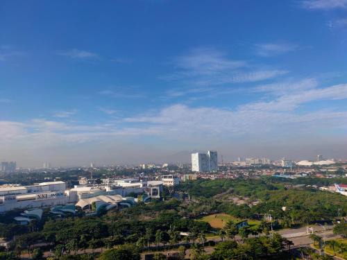 Bekasi Wohnung | Sunset View Studio Room MDN Free WiFi Full Furnish City and Lake View