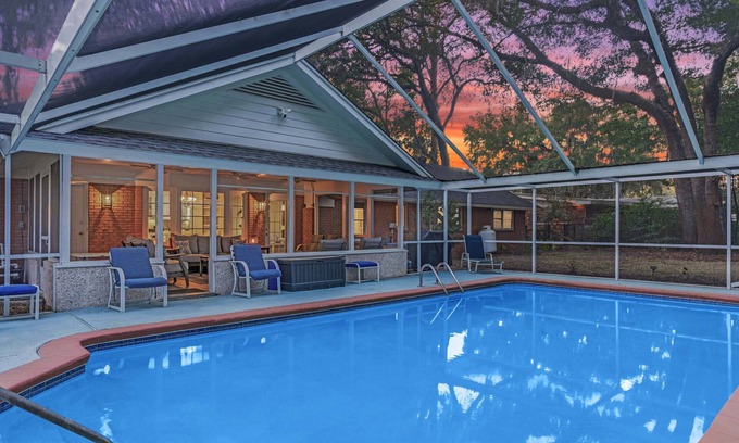 Jekyll Island Haus | Sunset views~Marsh trails~Bikes~Dedicated work space~Room for guests