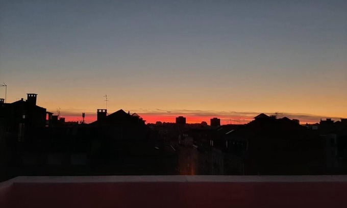 Penha de Franca Haus | Sunset Views Near The Trendy Mercado Arroios