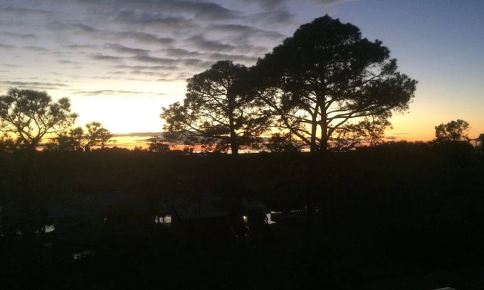 Suwannee Eigentumswohnung | Sunsets, Canal Front, FISH, FISH, FISH! Suwannee Cove - Unit 207, Boat Slip 23