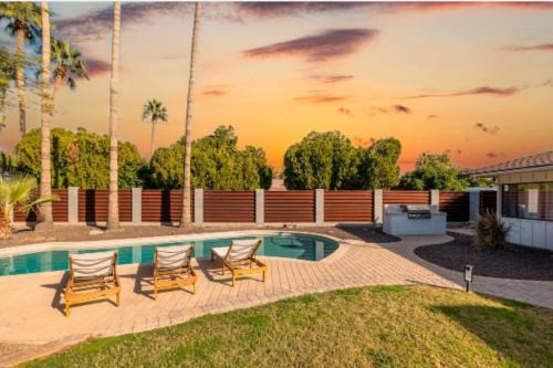 Scottsdale Highlands Haus | Sunshine on Sells, Pool & BBQ Grill